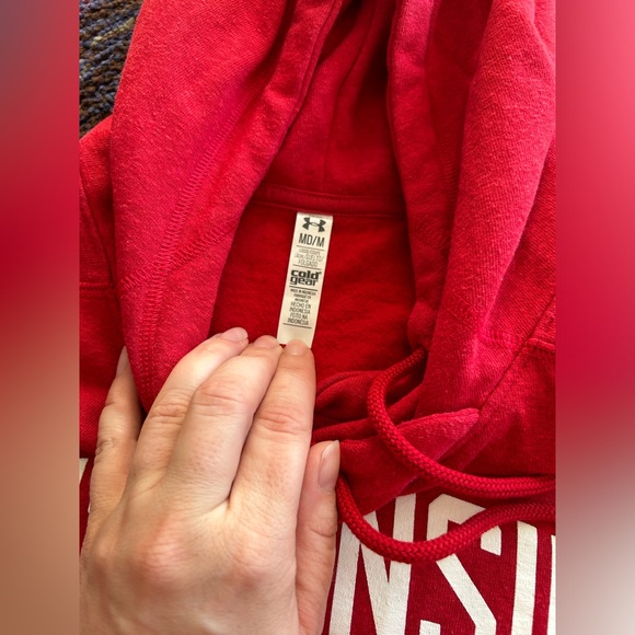 Under Armour Wisconsin Badgers Cold Gear Women’s Hooded Sweatshirt Size Medium - Picture 4 of 4